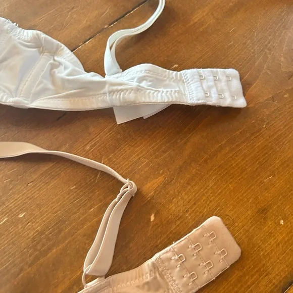 Elegant Women's Intimates Set - White and Cream - Picture 2 of 4